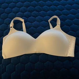 Warners No Side Effects Bra 36D Wire Free Satin Back Smoothing